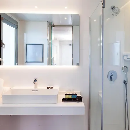 Hotell Port & 4* Sup 4*